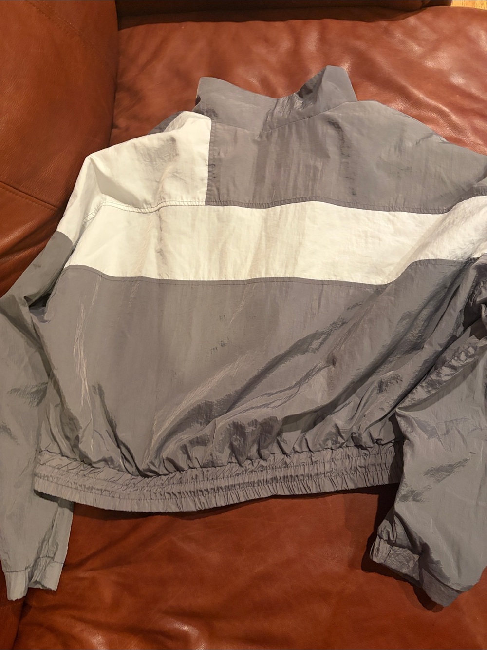 Rue21 Gray & White Cropped Bomber Windbreaker Jacket 2X - Picture 3 of 3